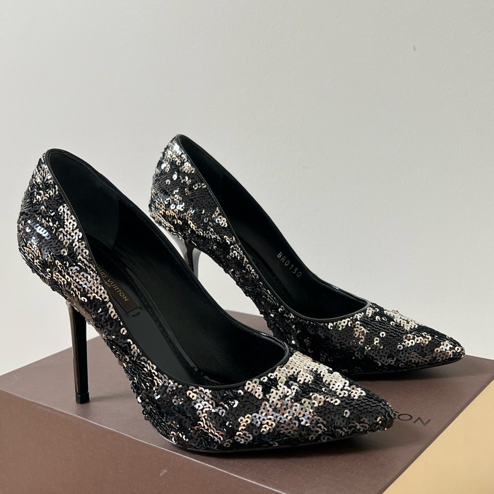 Louis Vuitton Liza Sequin Pumps